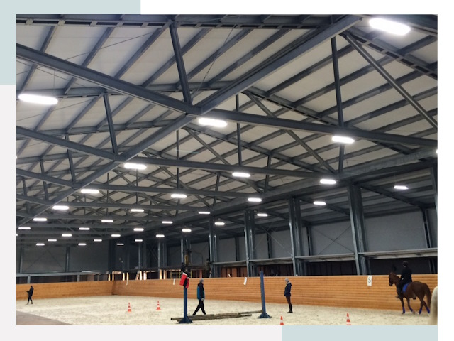 Строительство конных манежей от 610 руб в Гай